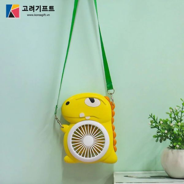 Quat Mini Den Khung Long Co Day Deo Cheo 4